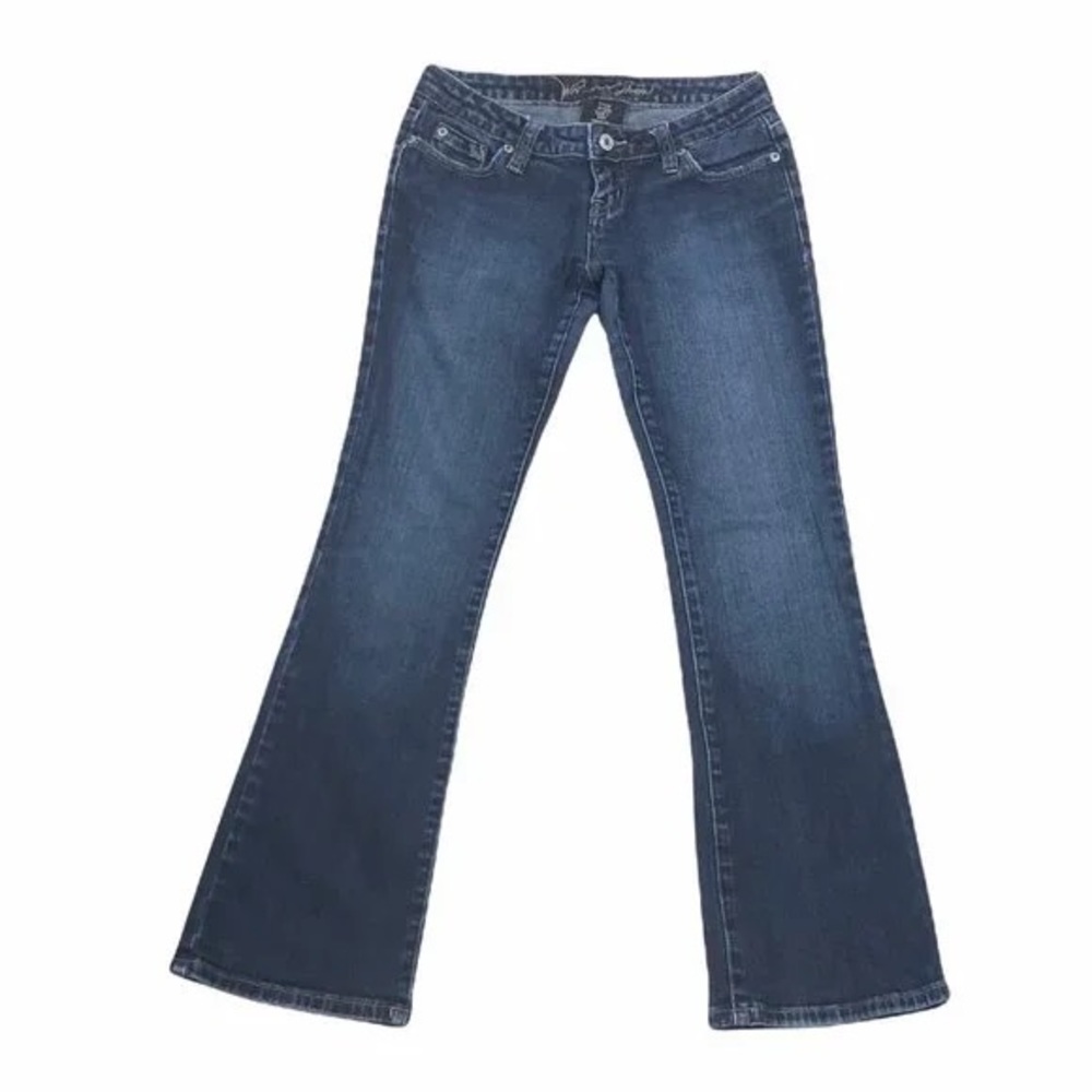 Trying to find these jeans